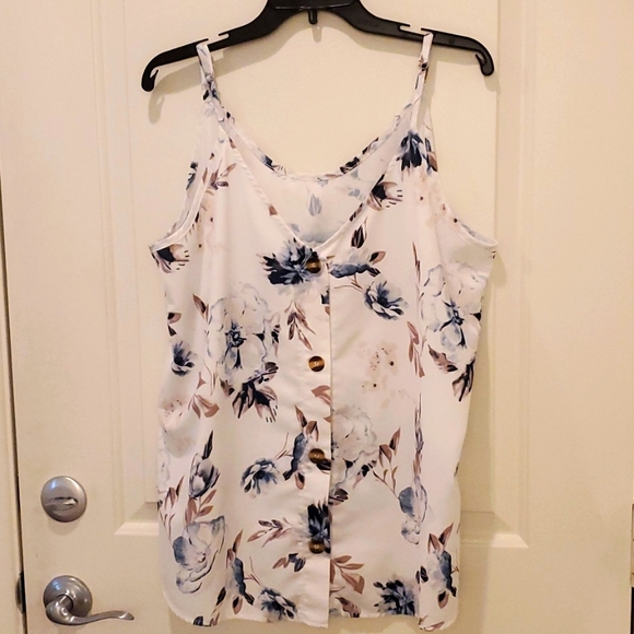 USUASID Tops - USUASID Women's Sleeveless V-Neck. Top